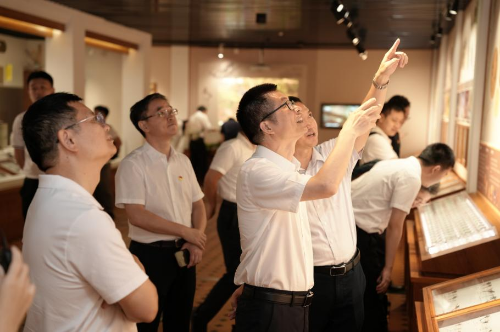 省委社會工作部青年理論學習小組赴華南農業大學開展聯學共建“七一”主題黨日活動.docx_2