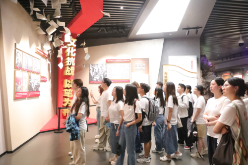 0814改 南方報業(yè)傳媒集團組織青年赴東江縱隊紀念館開展愛國主義教育.docx_2